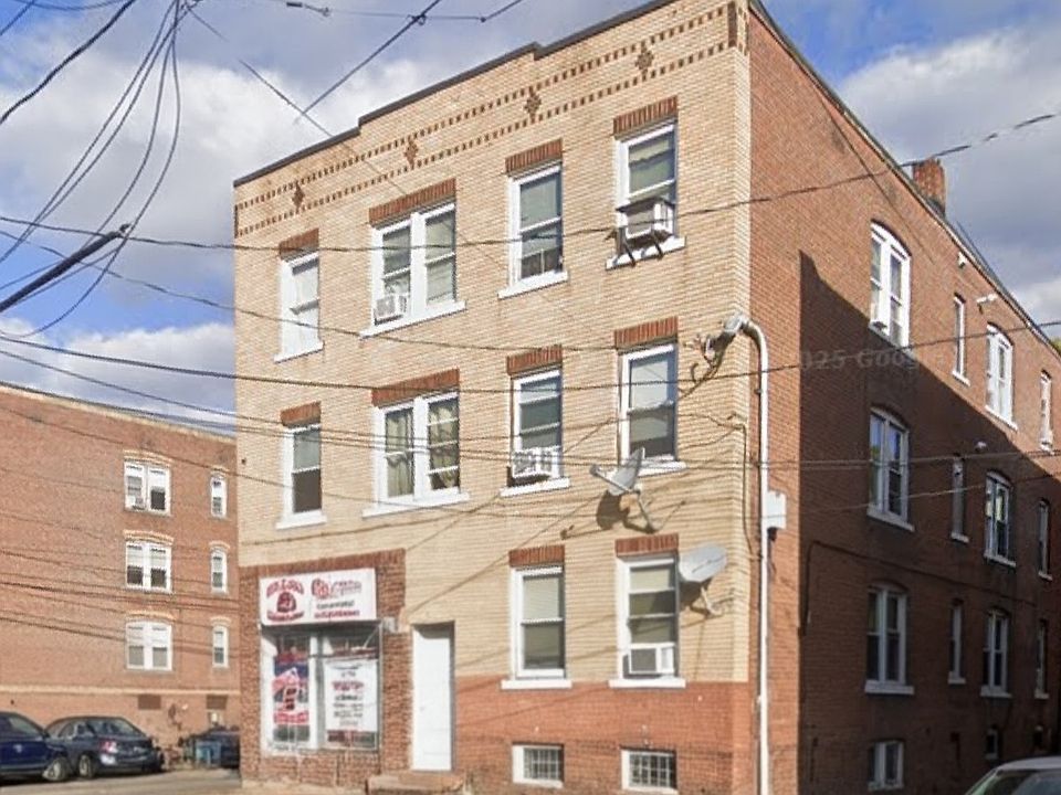 1st image of 629 W Main St #1E