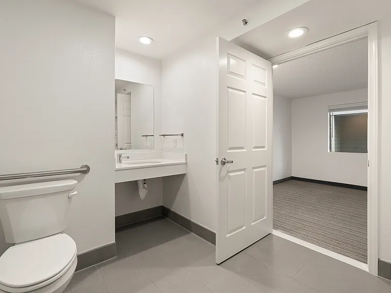 8101 NE Parkway Dr #3 — Photo 38