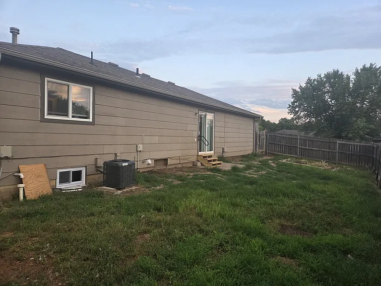 1718 N Woodlawn Blvd — Photo 15