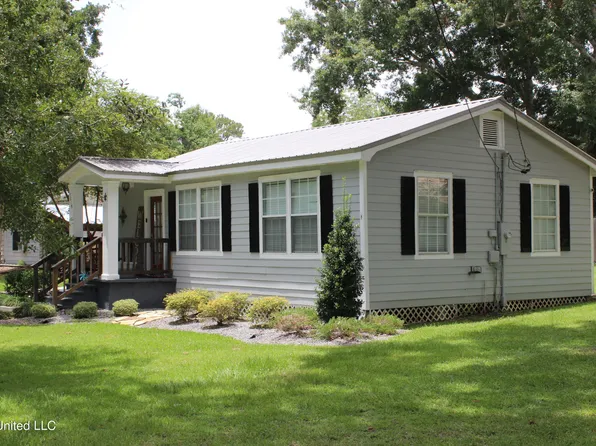 5219 Hodge St, Moss Point, MS 39563