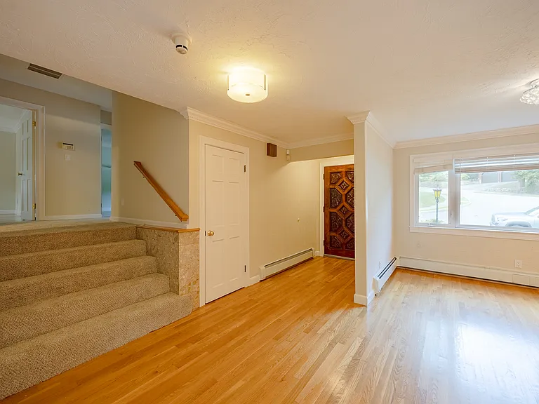 6 Peach Tree Ln — Photo 2
