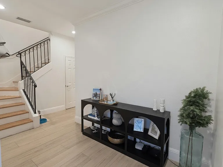 306 S Arrawana Ave #2 — Photo 6