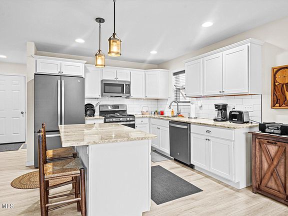 3rd image of 44 Arbor Drive