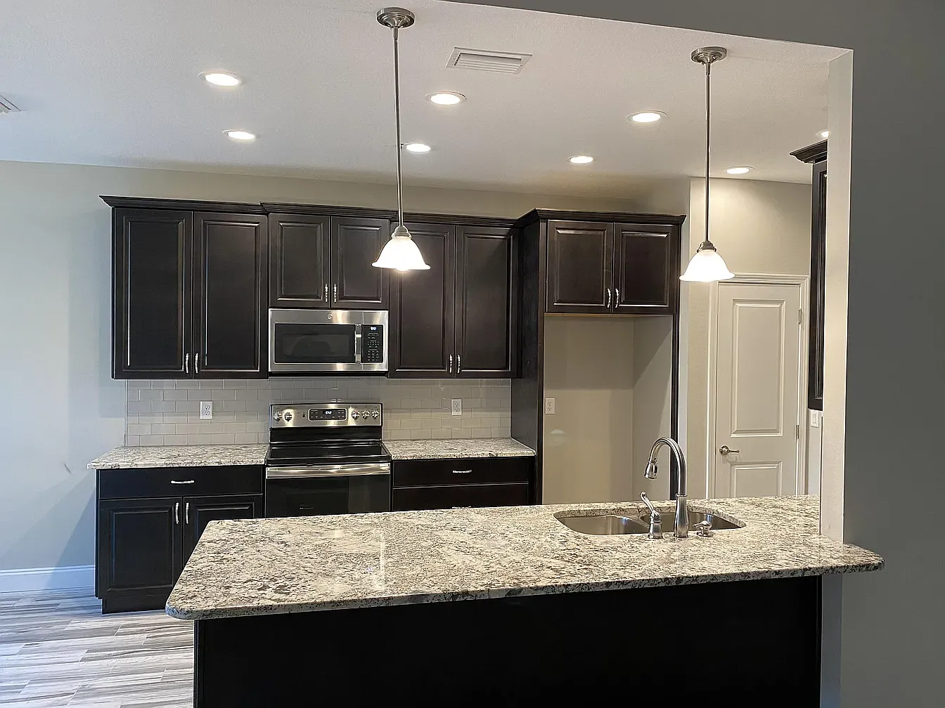3 bed, 1679 sqft, $2,650 — Photo 4