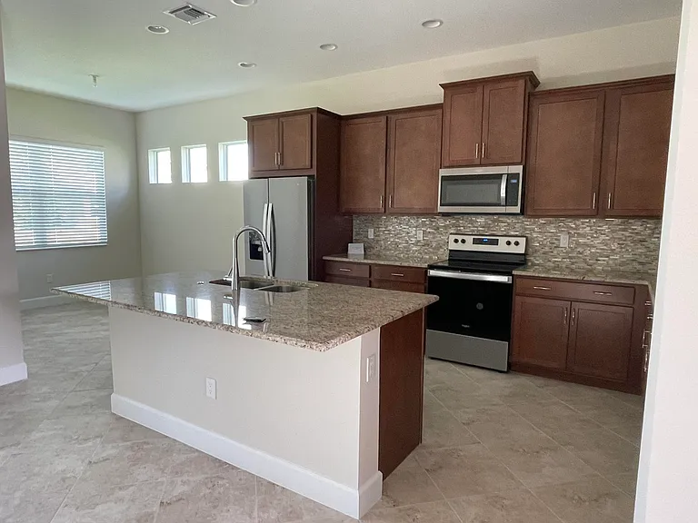 5573 Zestar Ln — Photo 5