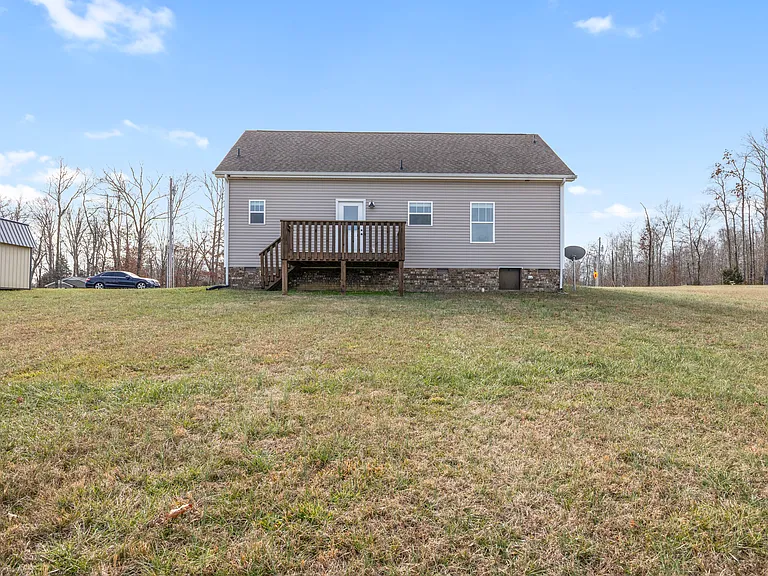 819 Hooper Rd — Photo 24
