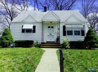 19 Henry Ave, Hawthorne, NJ 07506