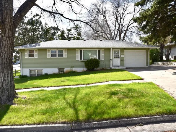 303 N Jackson Ave, Pierre, SD 57501