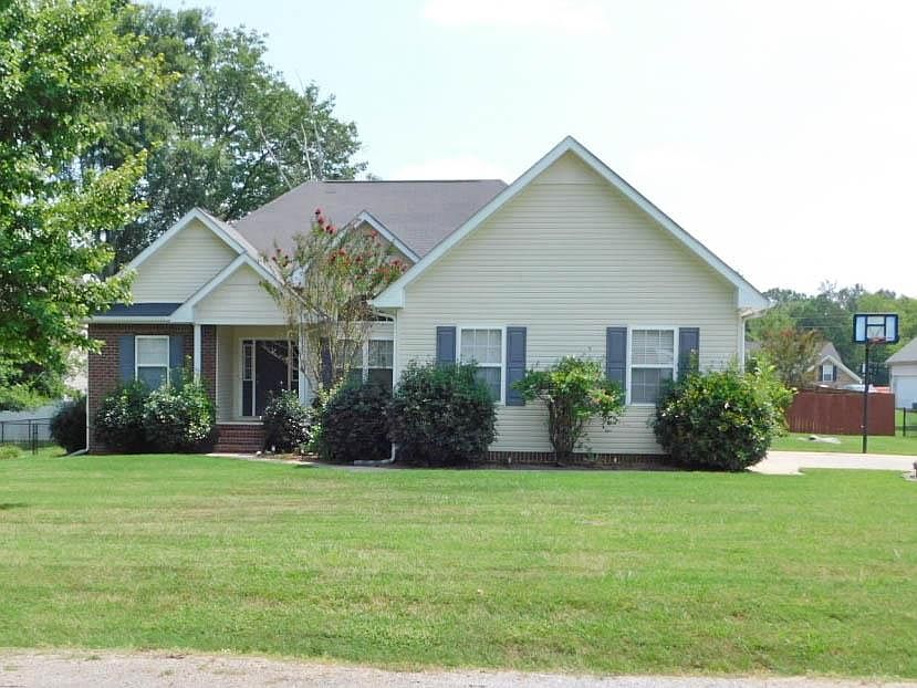 1st image of 107 Gardenwood Ct
