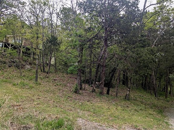 3rd image of Leatherwood Dr #17