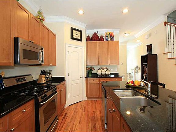 4th image of 1644 Mosaic Way