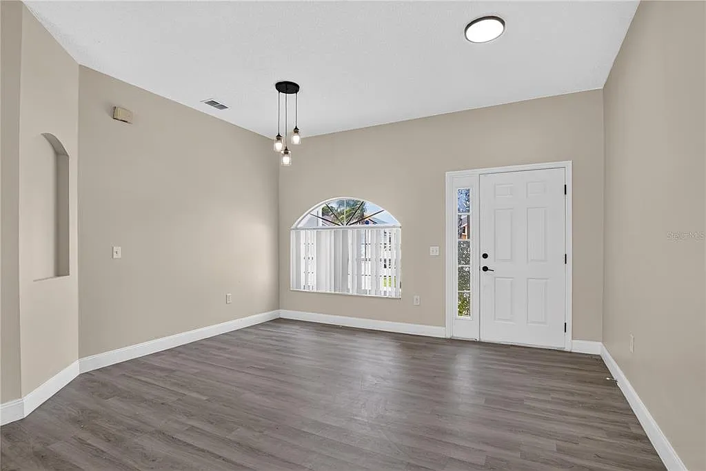 4 bed, 2.0 bath, 1752 sqft, $2,200 — Photo 4