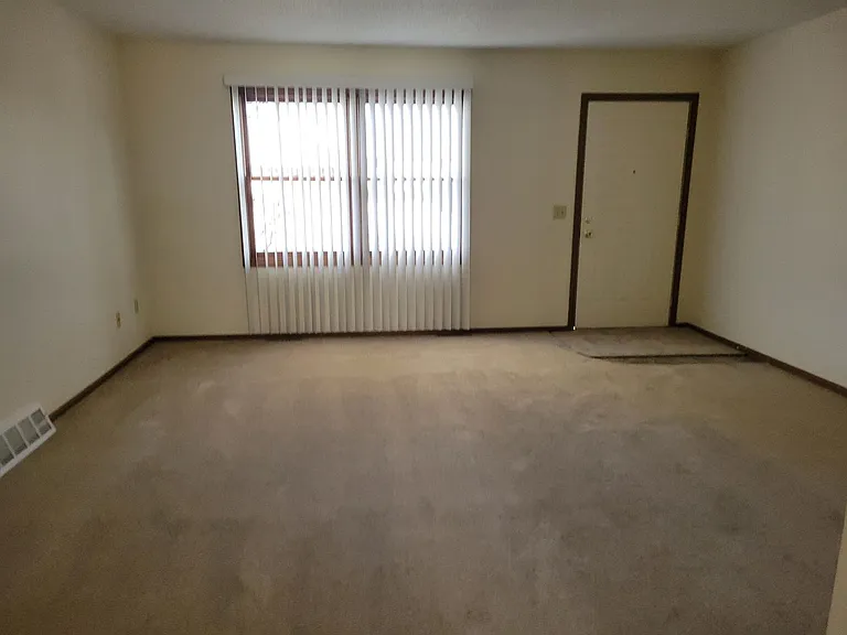 6245 Normandy Dr #10 — Photo 9