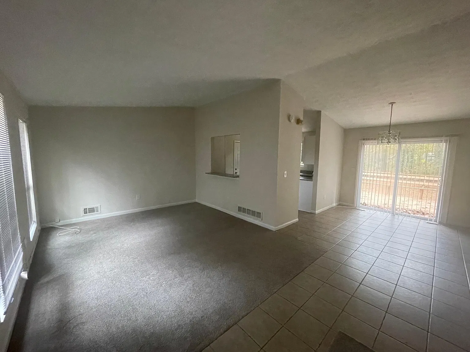 4 bed, 2328 sqft, $2,300 — Photo 3