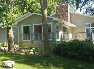 3824 Sioux Ln, Madison Lake, MN 56063
