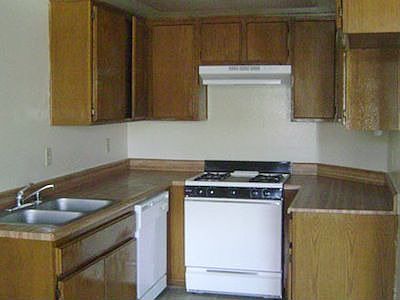4th image of 13700 Kornblum Ave APT 17