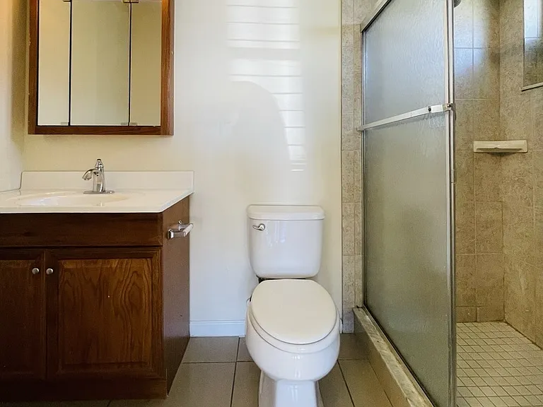 3619 SE 9th Pl #5 — Photo 34