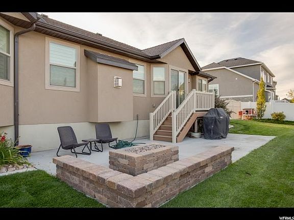 4th image of 11127 S Black Hawk Dr