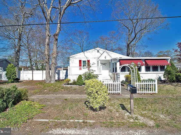 400 Tappan St, Forked River, NJ 08731