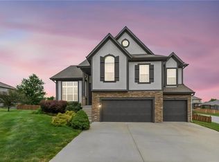 10200 NE 102nd St, Kansas City, MO 64157