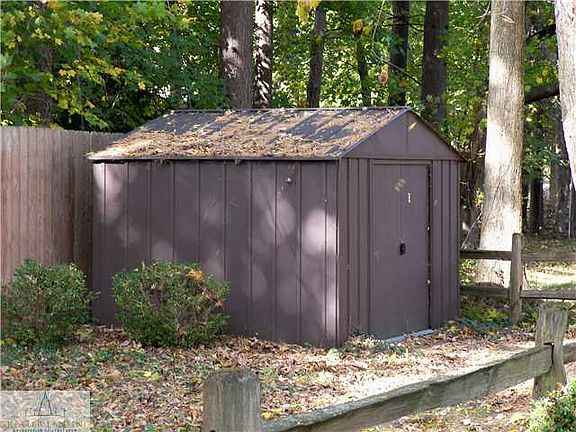 3rd image of 4743 Nakoma Dr