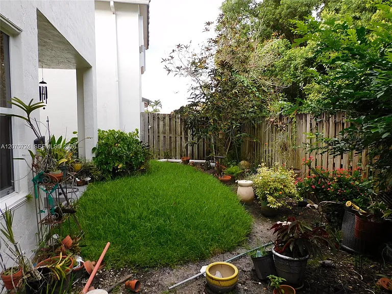 14271 SW 150th Ave — Photo 59