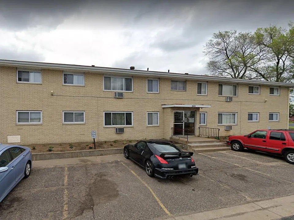 8401 Center Dr NE