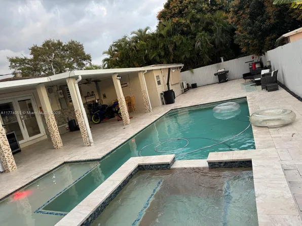 3360 NW 171st Ter, Miami Gardens, FL 33056