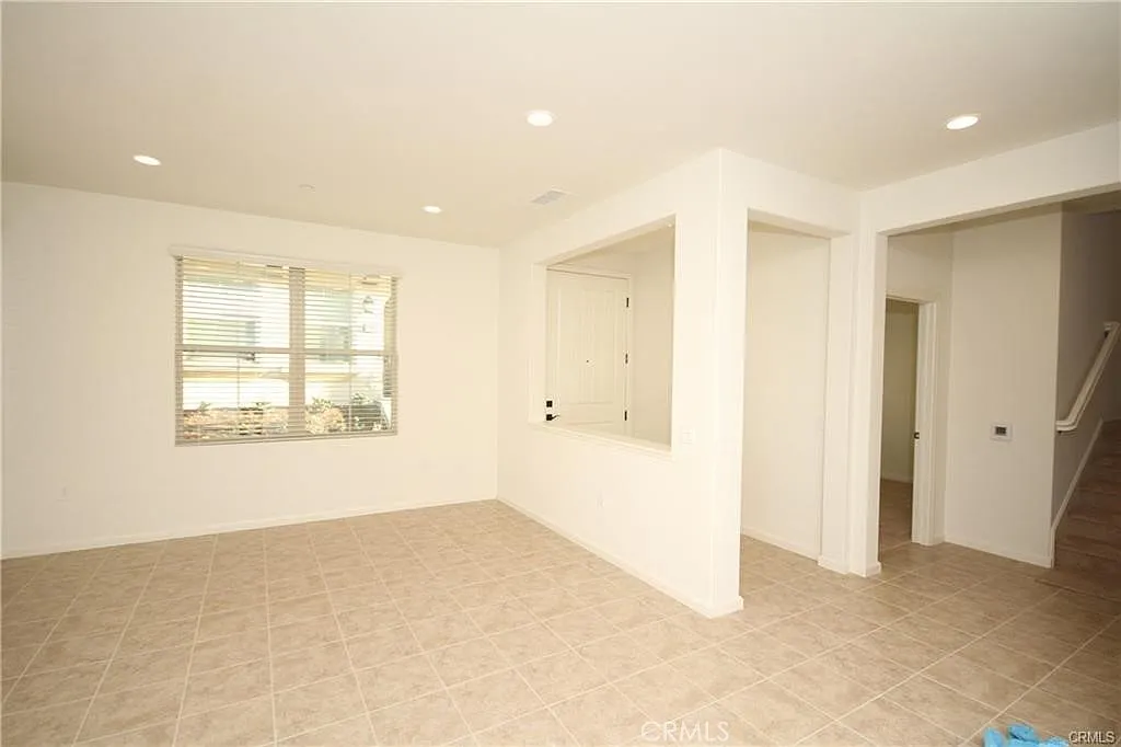 3 bed, 1619 sqft, $4,600 — Photo 4
