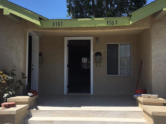 3767--front left door entrance