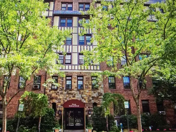 4 Maple Drive #4C, Great Neck, NY 11021