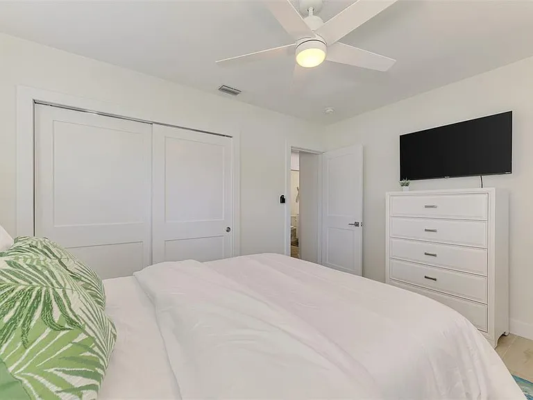 1731 Redwood St — Photo 30