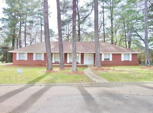 5958 Lake Trace Cir, Jackson, MS 39211