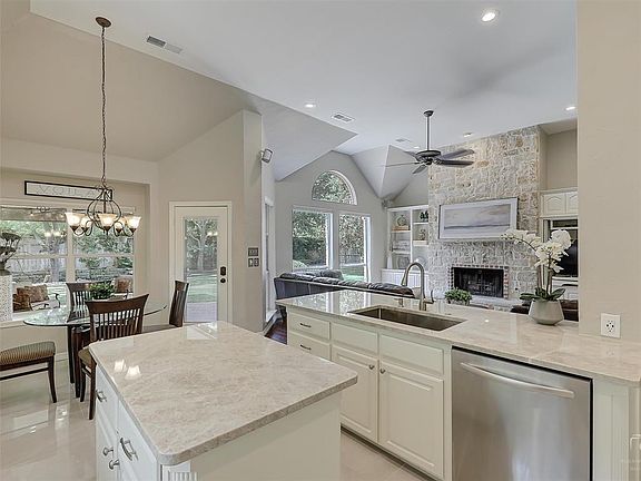 4th image of 1337 Montgomery Ln