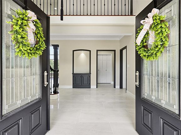 4th image of 5003 Old Orchard Ln