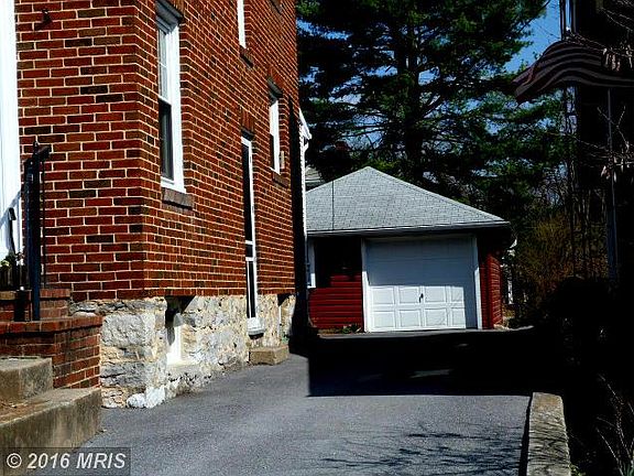 4th image of 32 McKee Ave