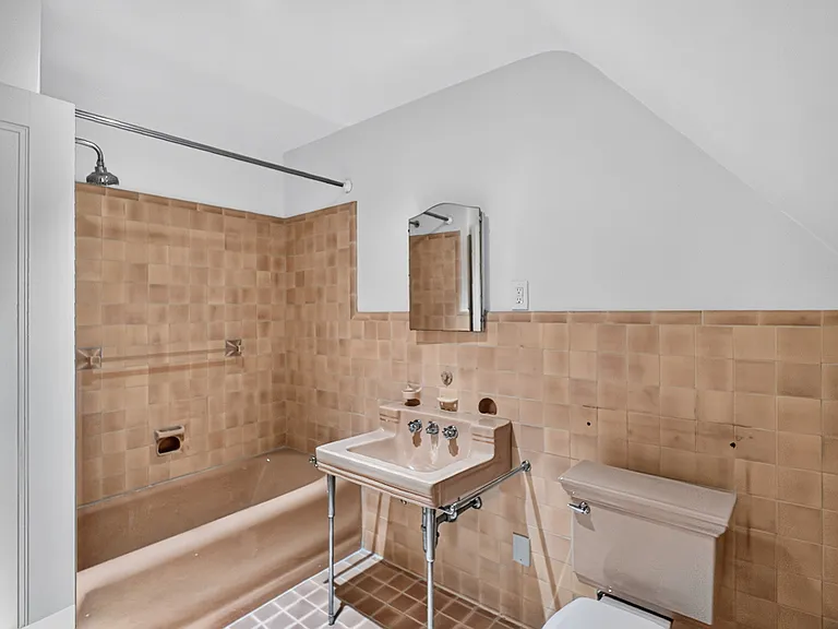 1085 Ridge Rd — Photo 13