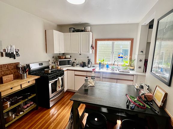 4th image of 47 Clarendon Ave #1