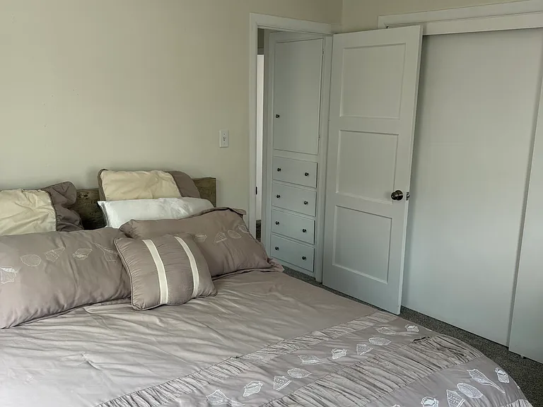 146 N Cedros Ave — Photo 5