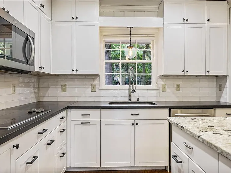 2509 Sharondale Dr NE — Photo 11