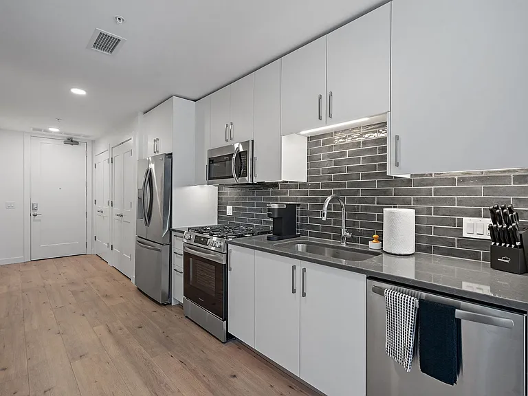 1212 Demonbreun St #806 — Photo 6