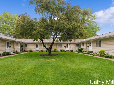 5887 Leisure South Dr SE, Kentwood, MI, 49548