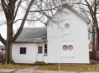 323 Henrietta St, Pekin, IL 61554