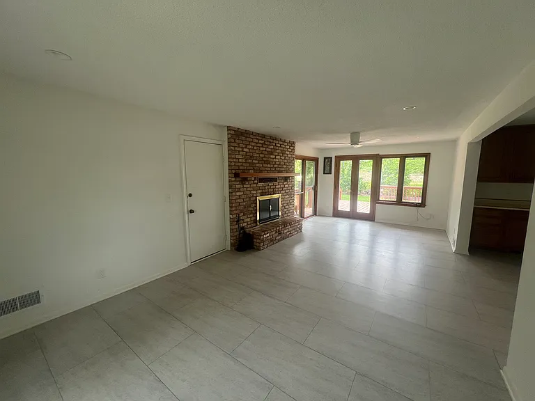 8507 Penn Cir — Photo 2