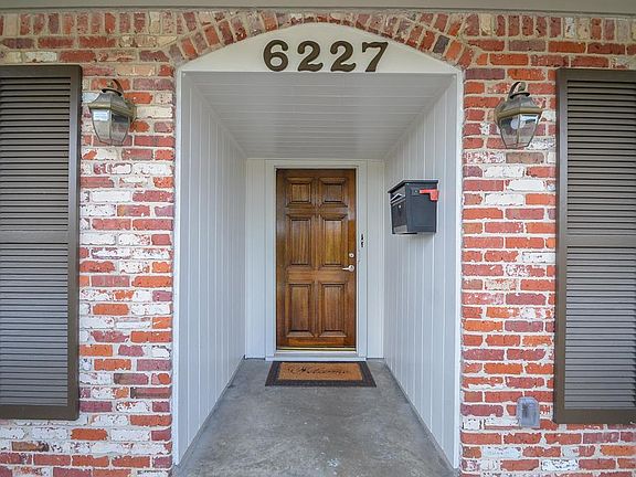 3rd image of 6227 S Braeswood Blvd