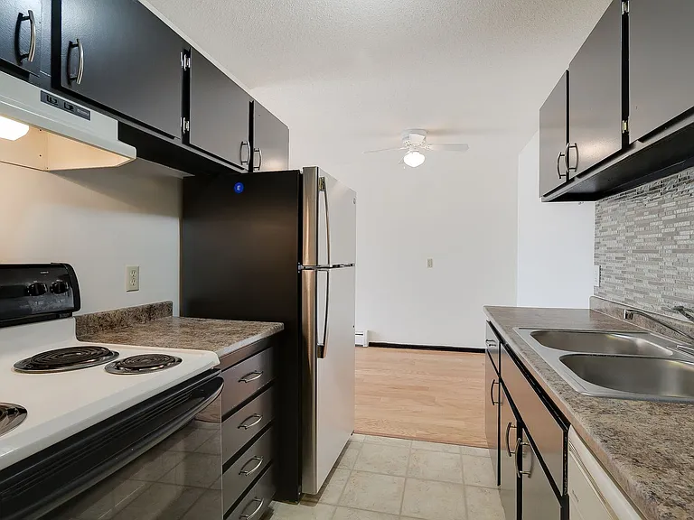 Winnetka Village Apts — Photo 21