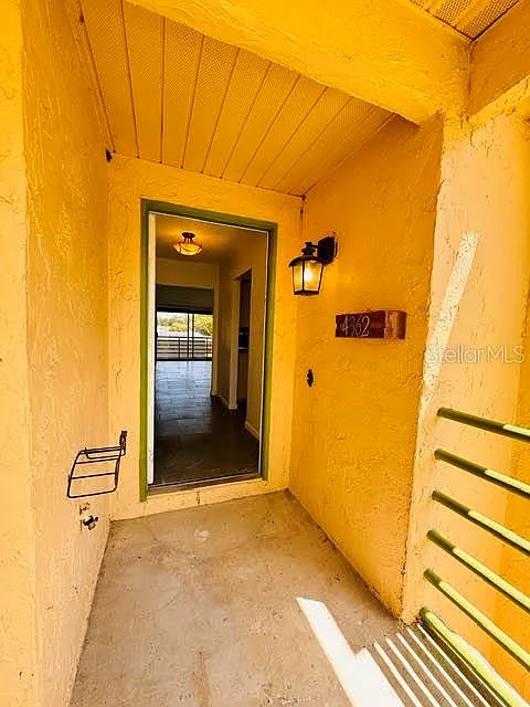 2 bed, 2.0 bath, 1089 sqft, $1,700 — Photo 2