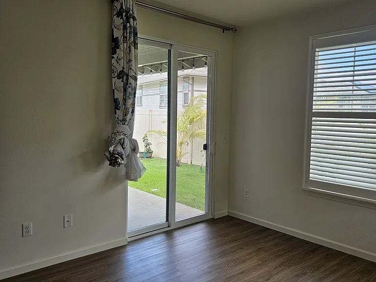 282 Puaehu St — Photo 9