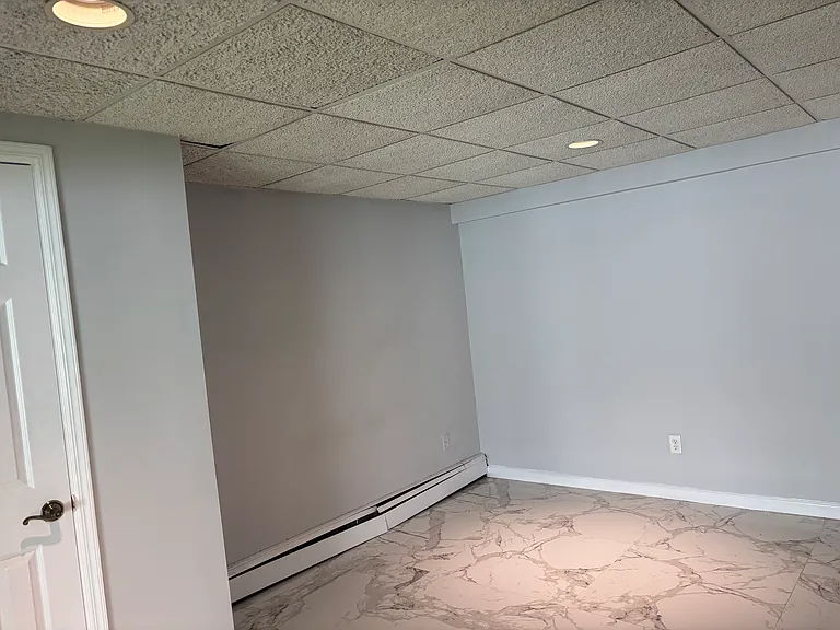 275 Evergreen Ave #B — Photo 4