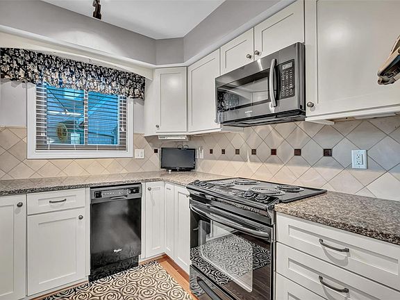 4th image of 5180 Hollow Wood Ct APT D